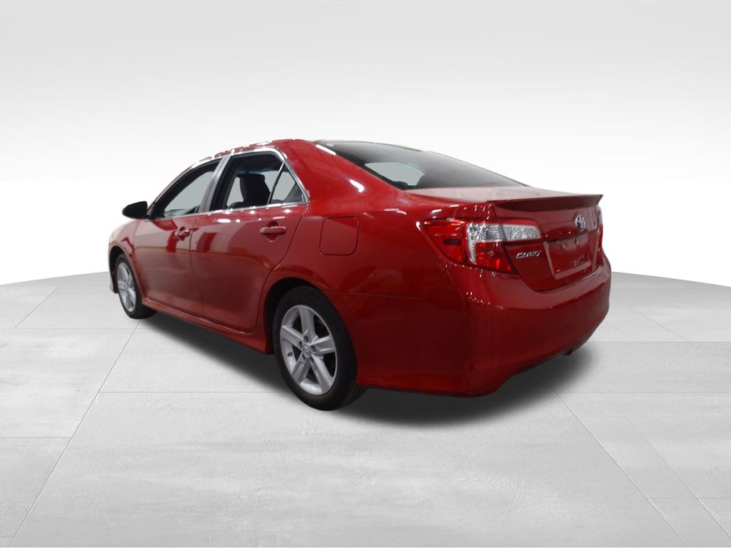 Vehicle image 6 of 35