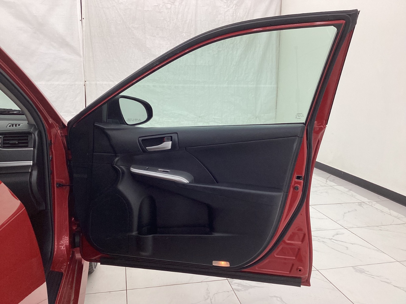 Vehicle image 17 of 45