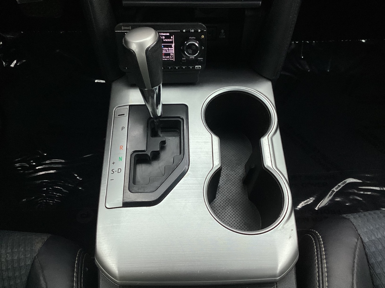 Vehicle image 33 of 45