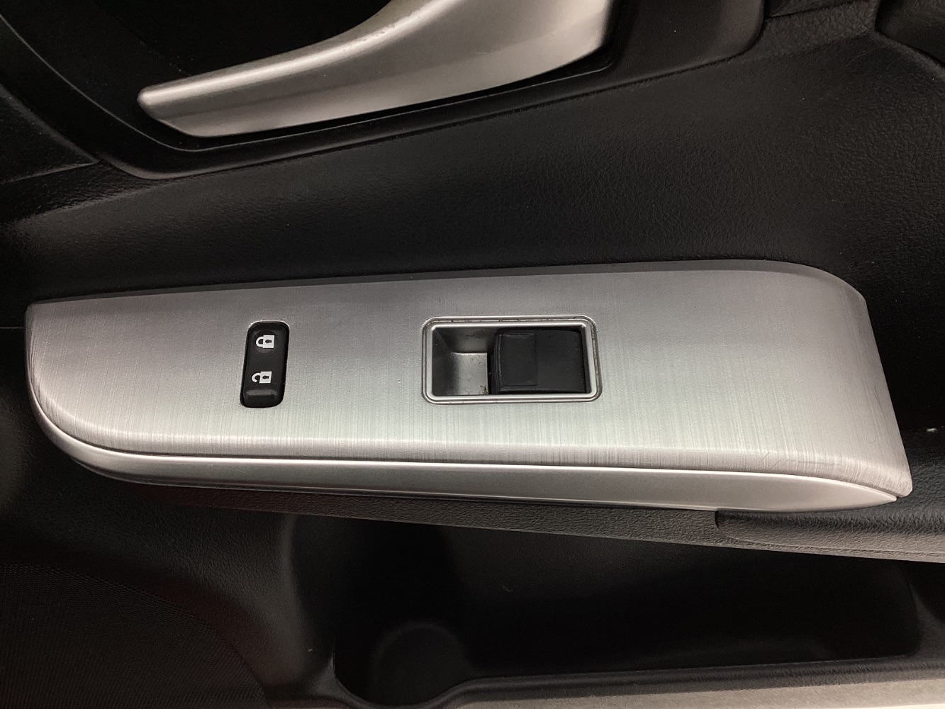 Vehicle image 36 of 45