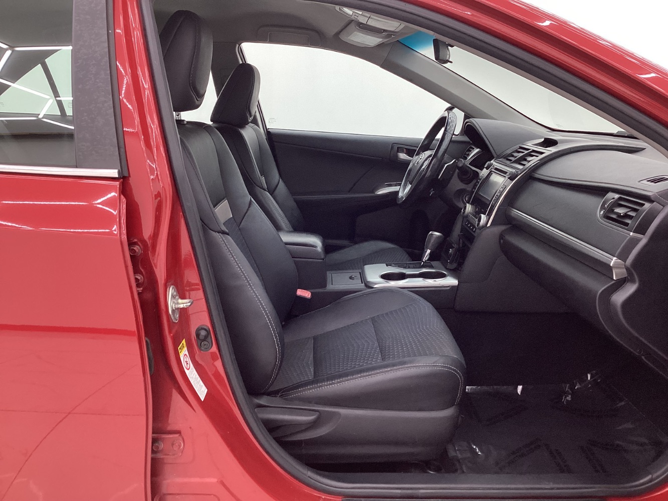 Vehicle image 13 of 45