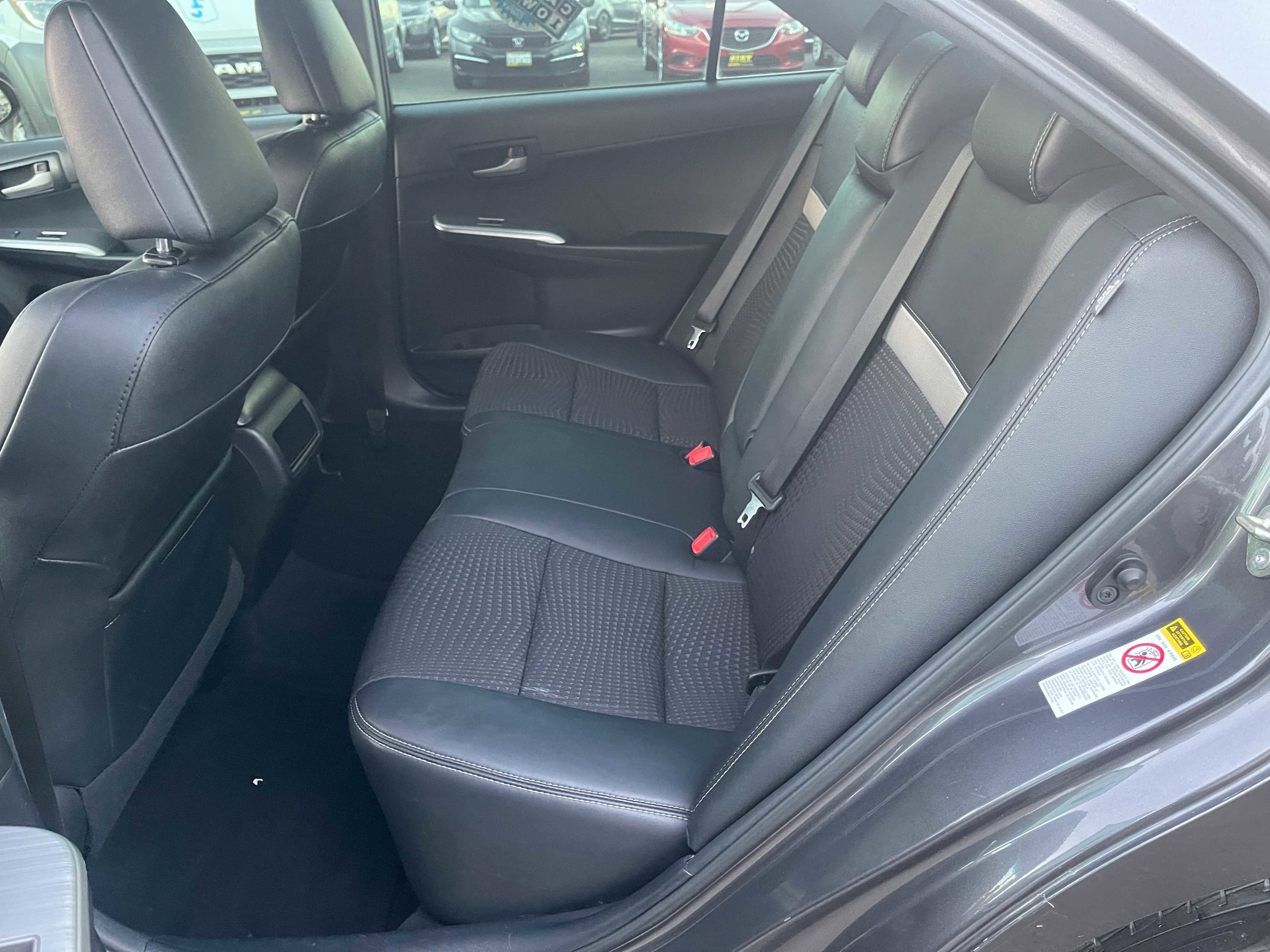Vehicle image 11 of 23
