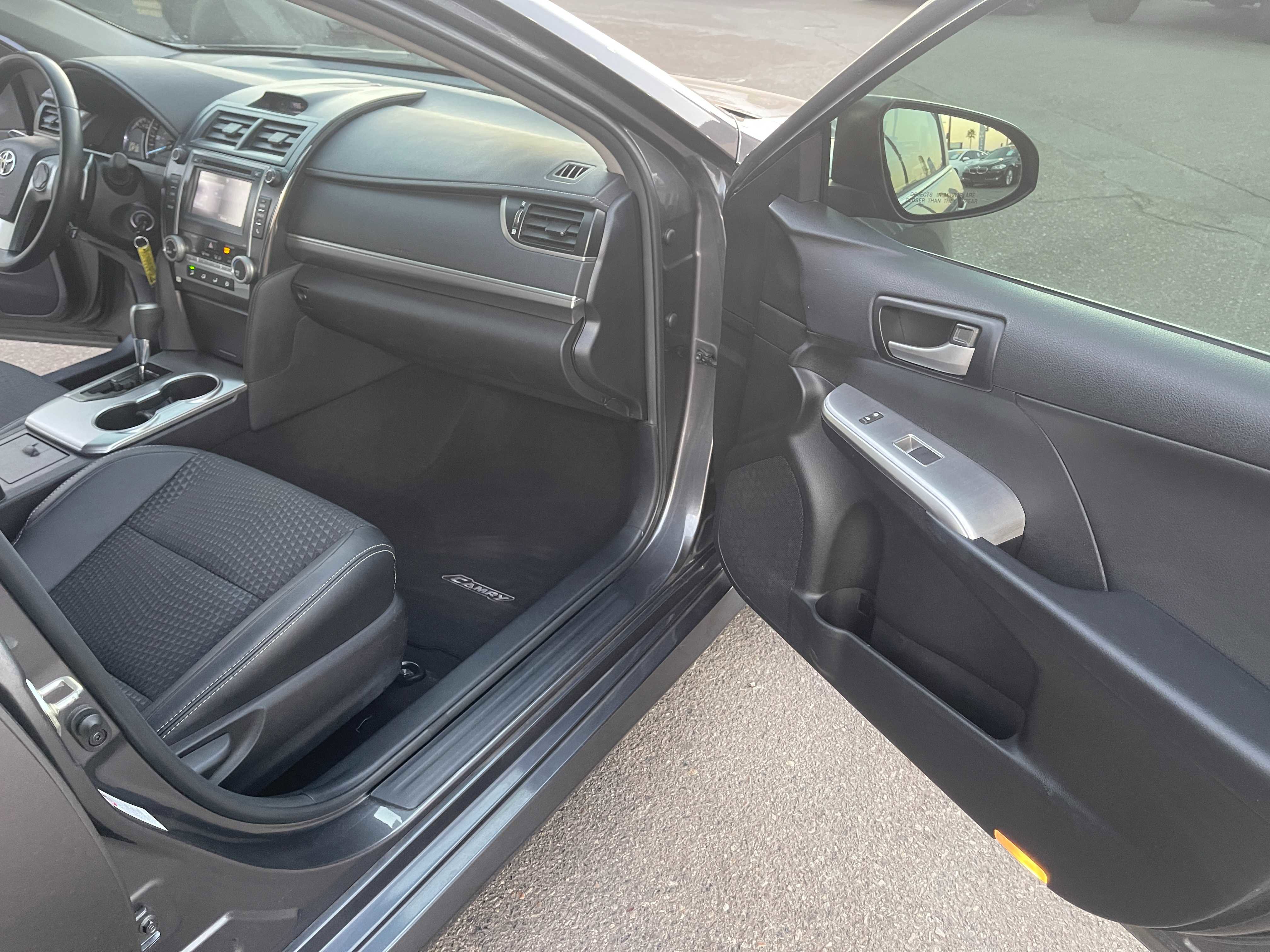 Vehicle image 14 of 23