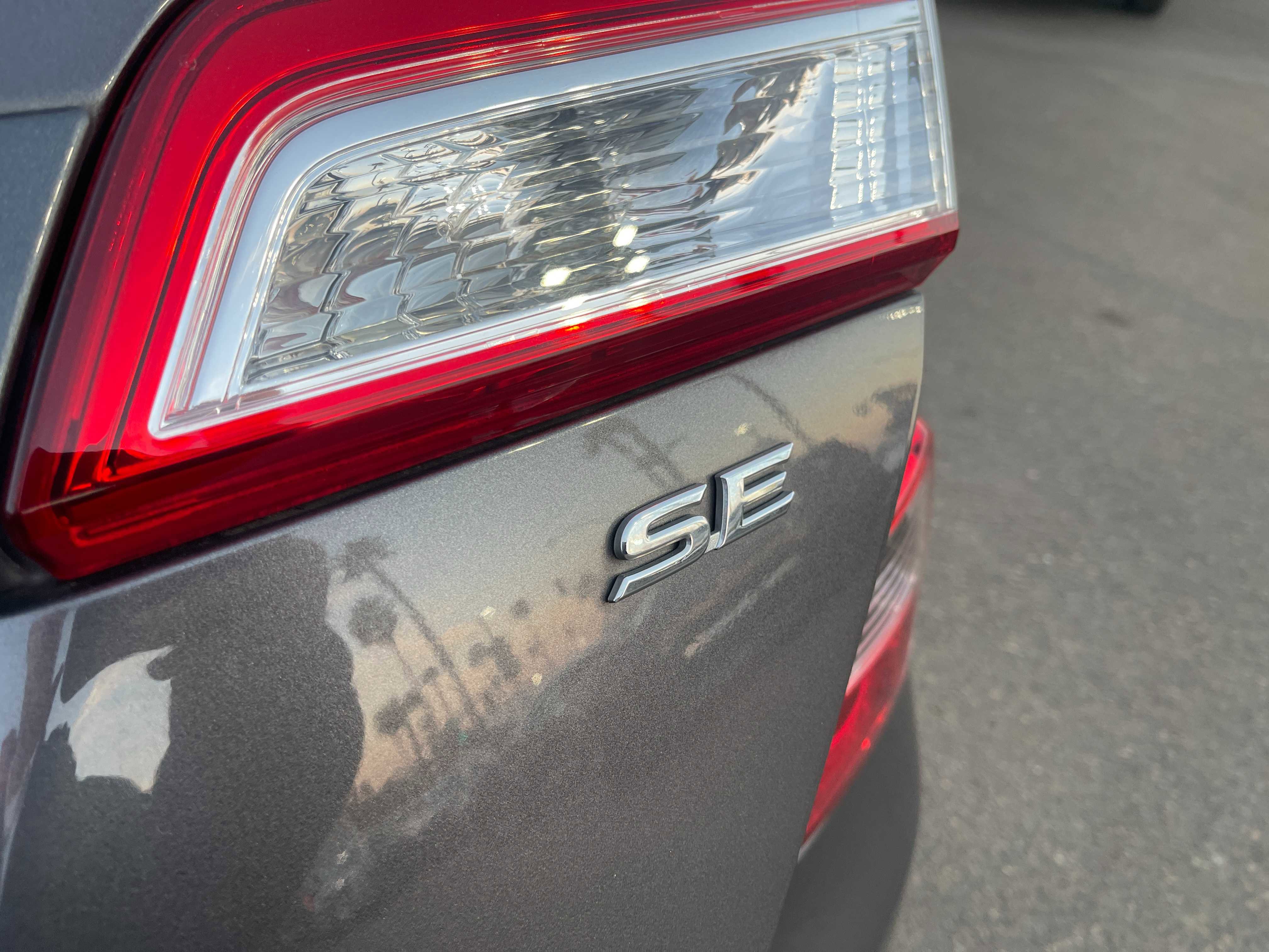 Vehicle image 9 of 23