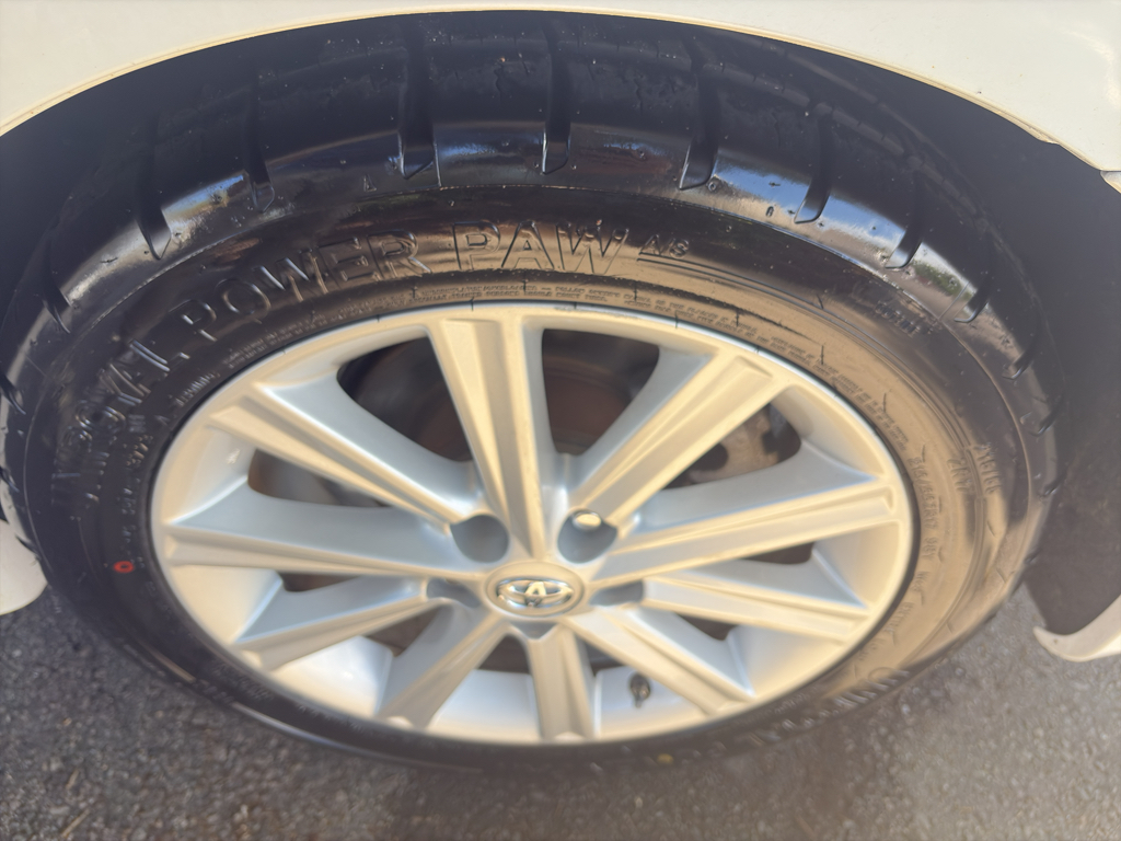 Vehicle image 24 of 27