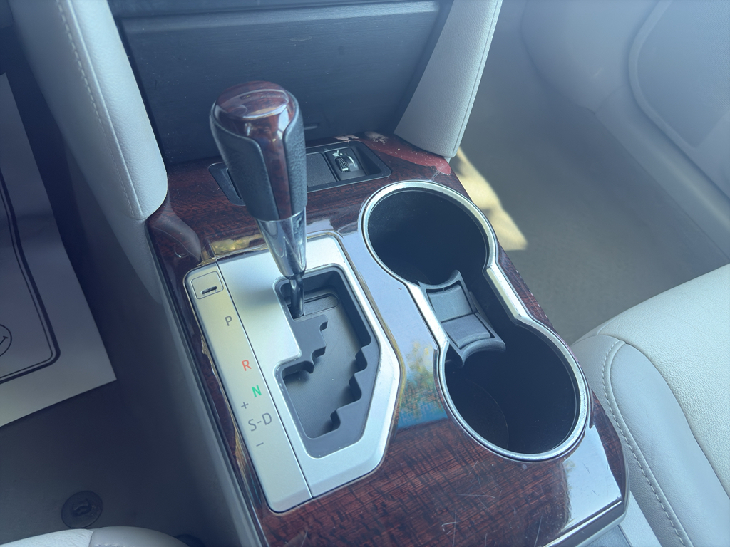 Vehicle image 15 of 27