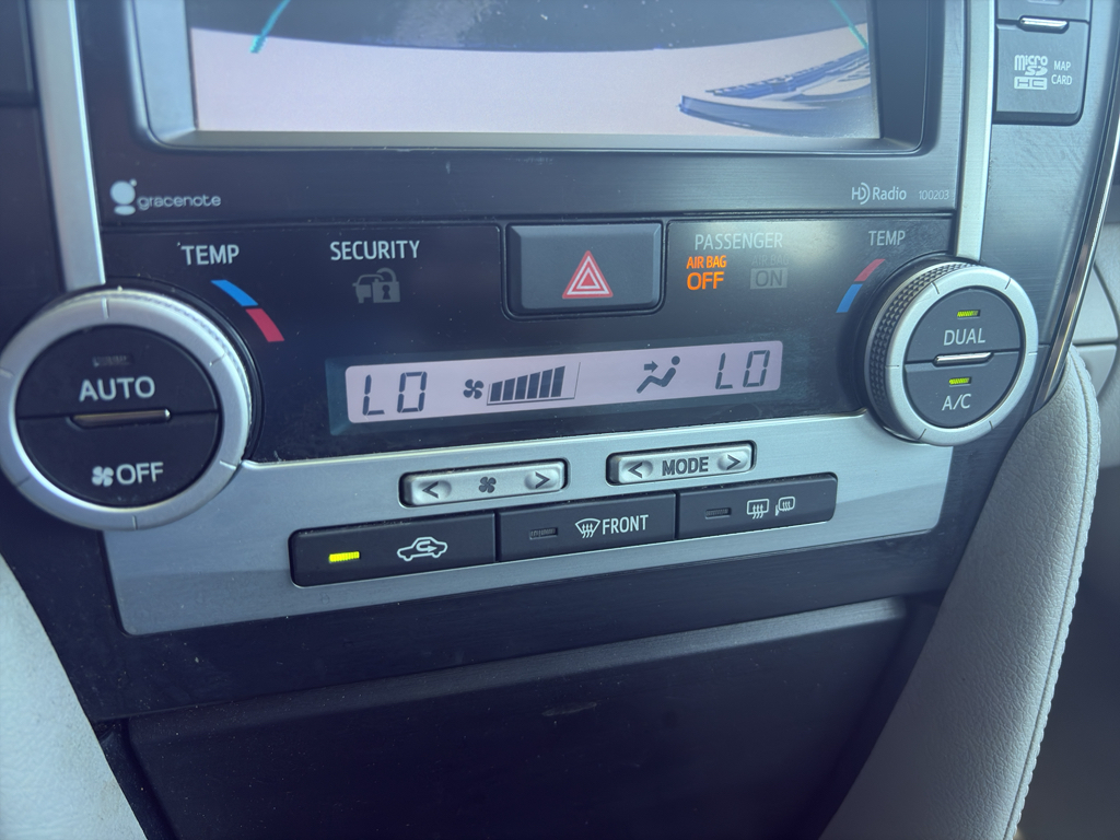 Vehicle image 14 of 27