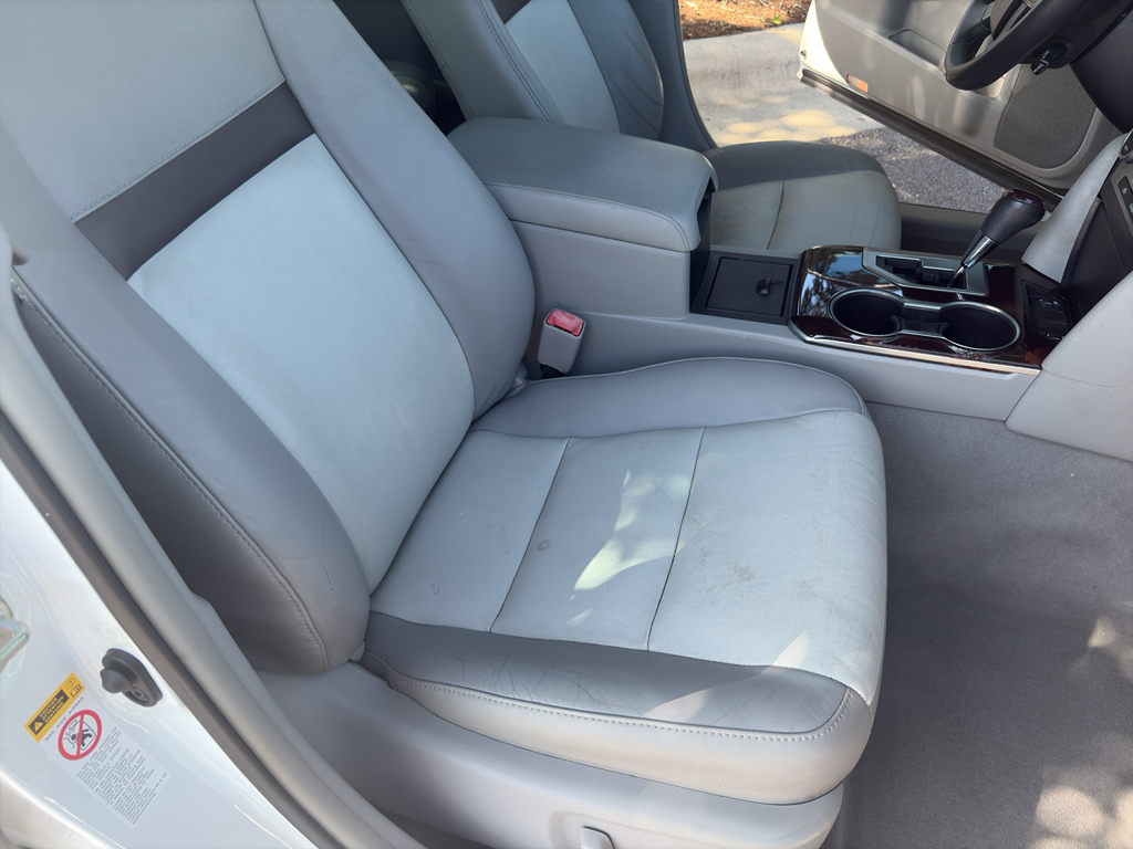 Vehicle image 19 of 27