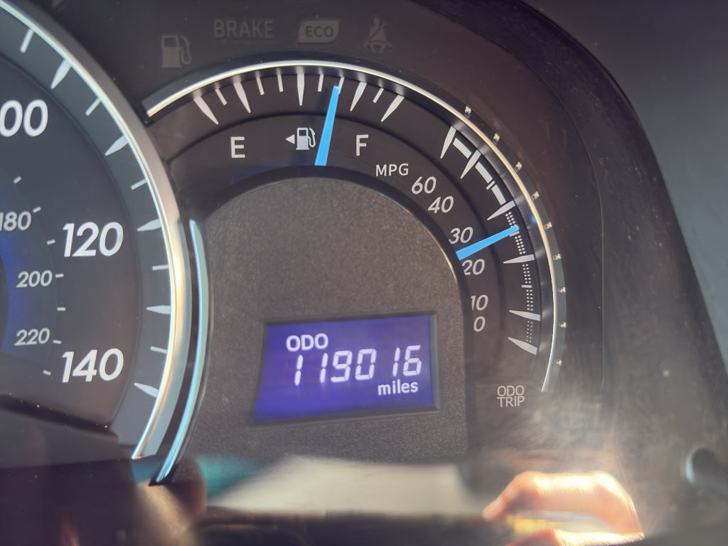 Vehicle image 11 of 27