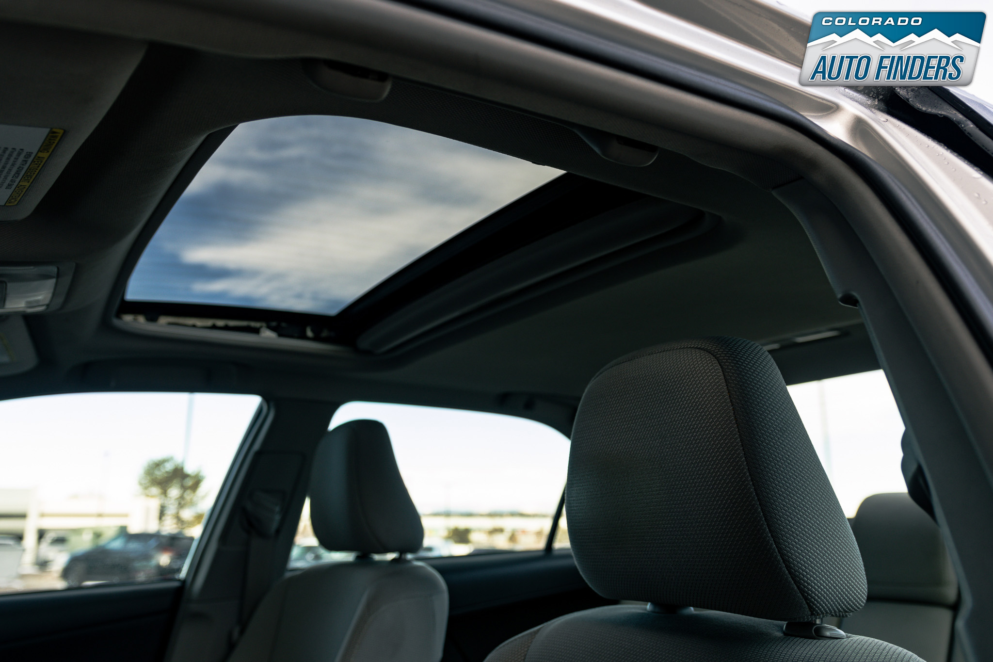 Vehicle image 21 of 28