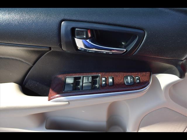 Vehicle image 12 of 17