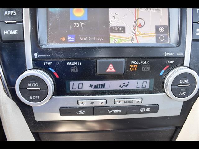 Vehicle image 14 of 17