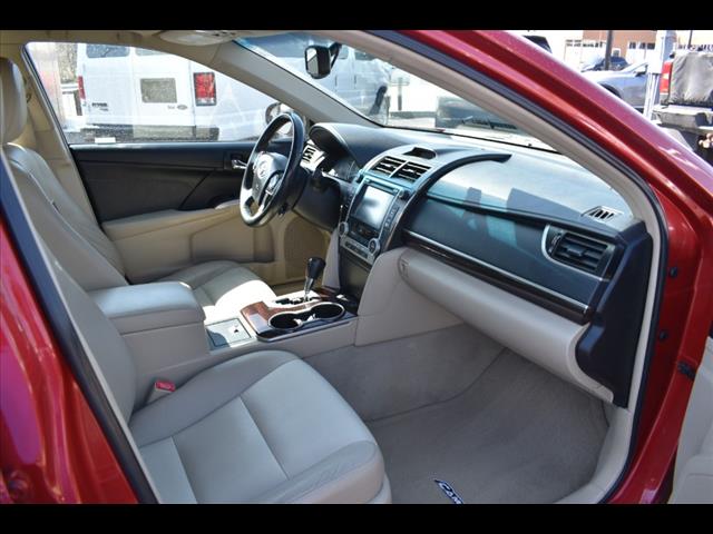 Vehicle image 9 of 17