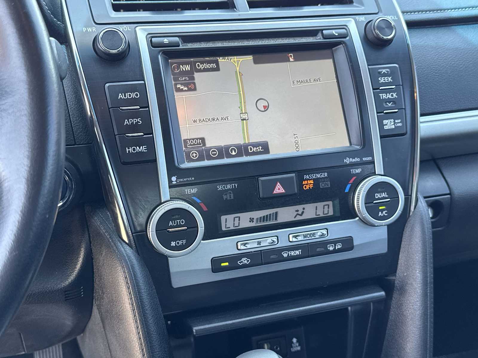 Vehicle image 21 of 28