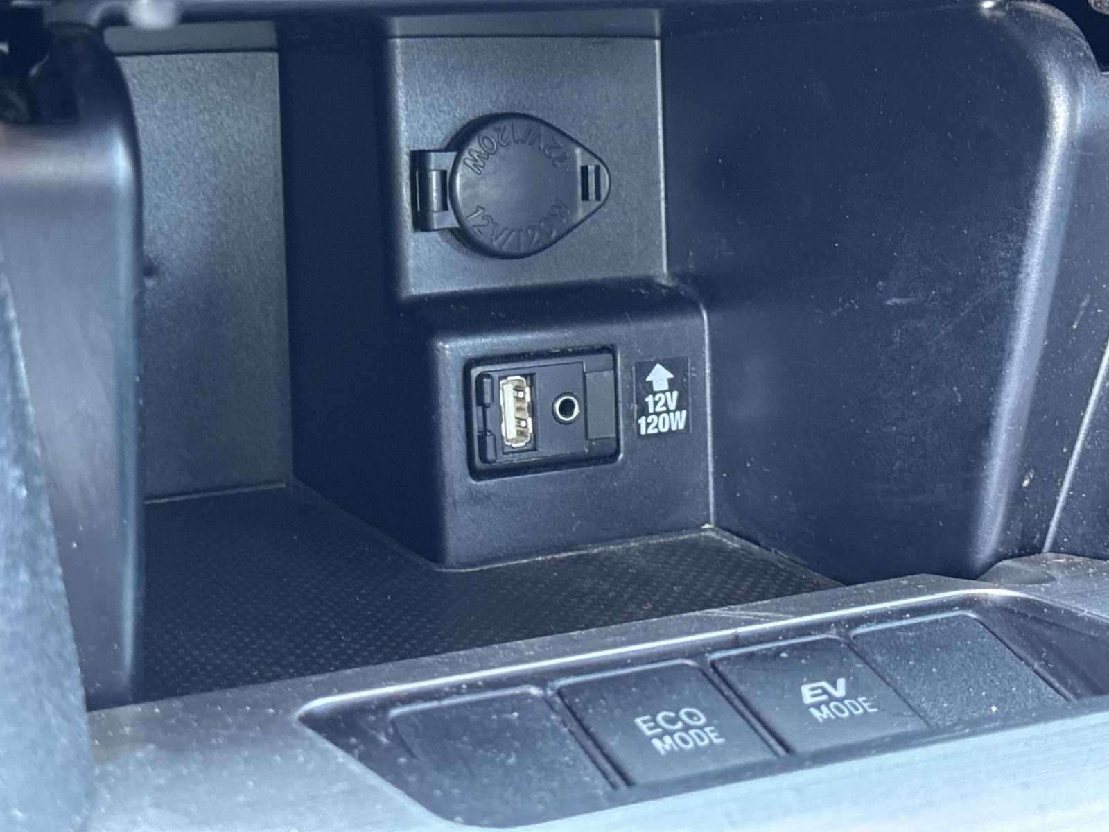 Vehicle image 24 of 28