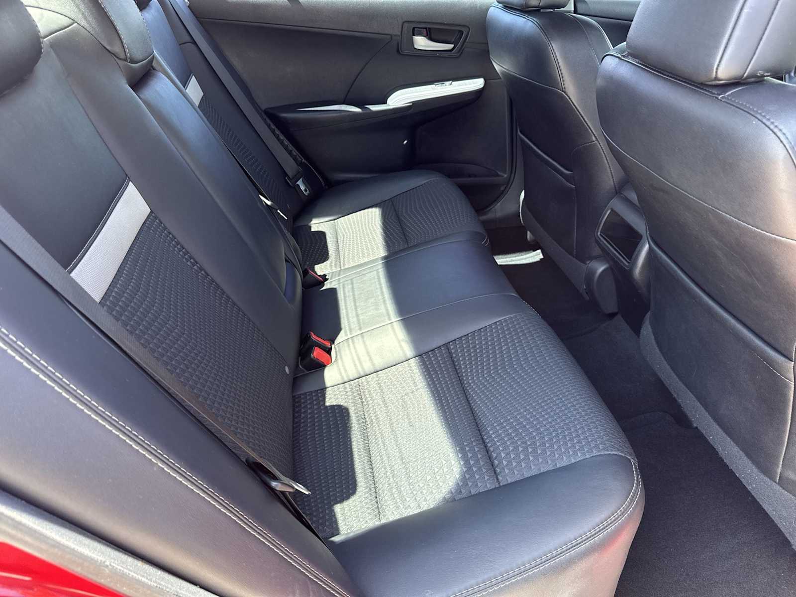 Vehicle image 18 of 28