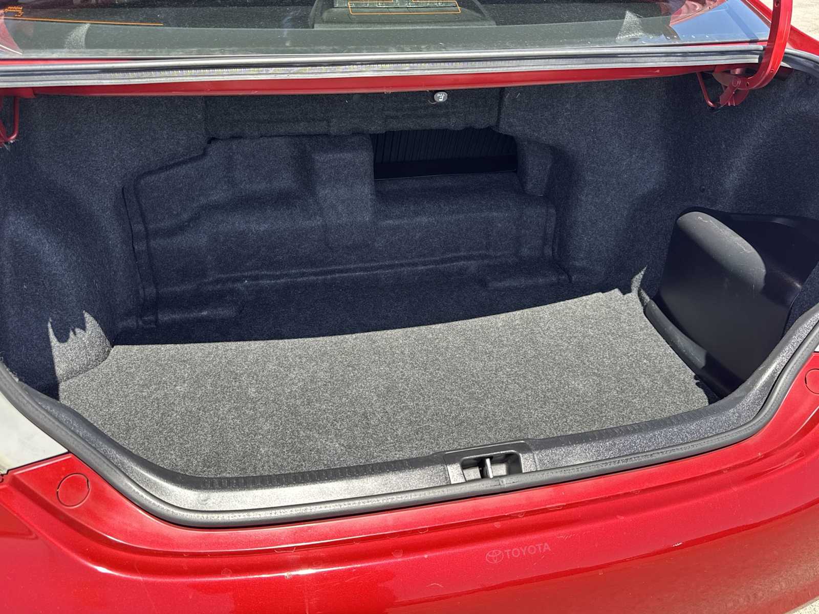 Vehicle image 27 of 28