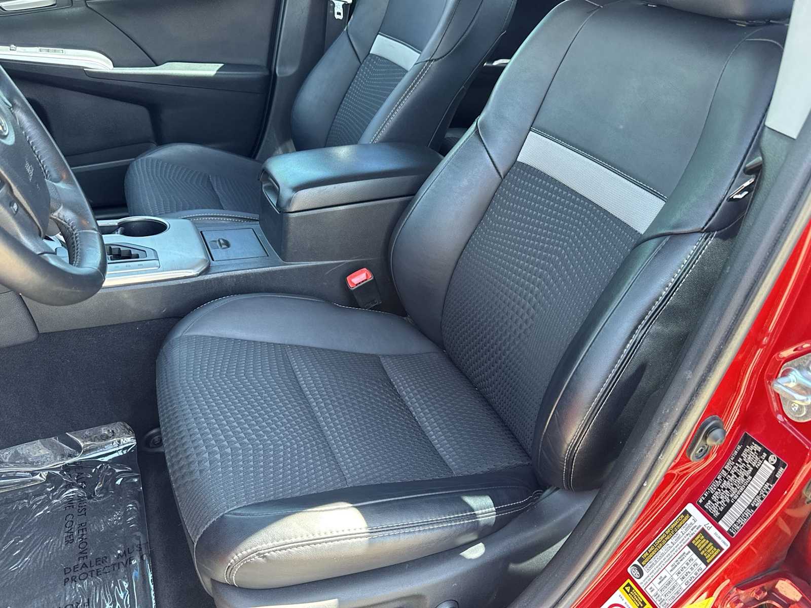 Vehicle image 13 of 28