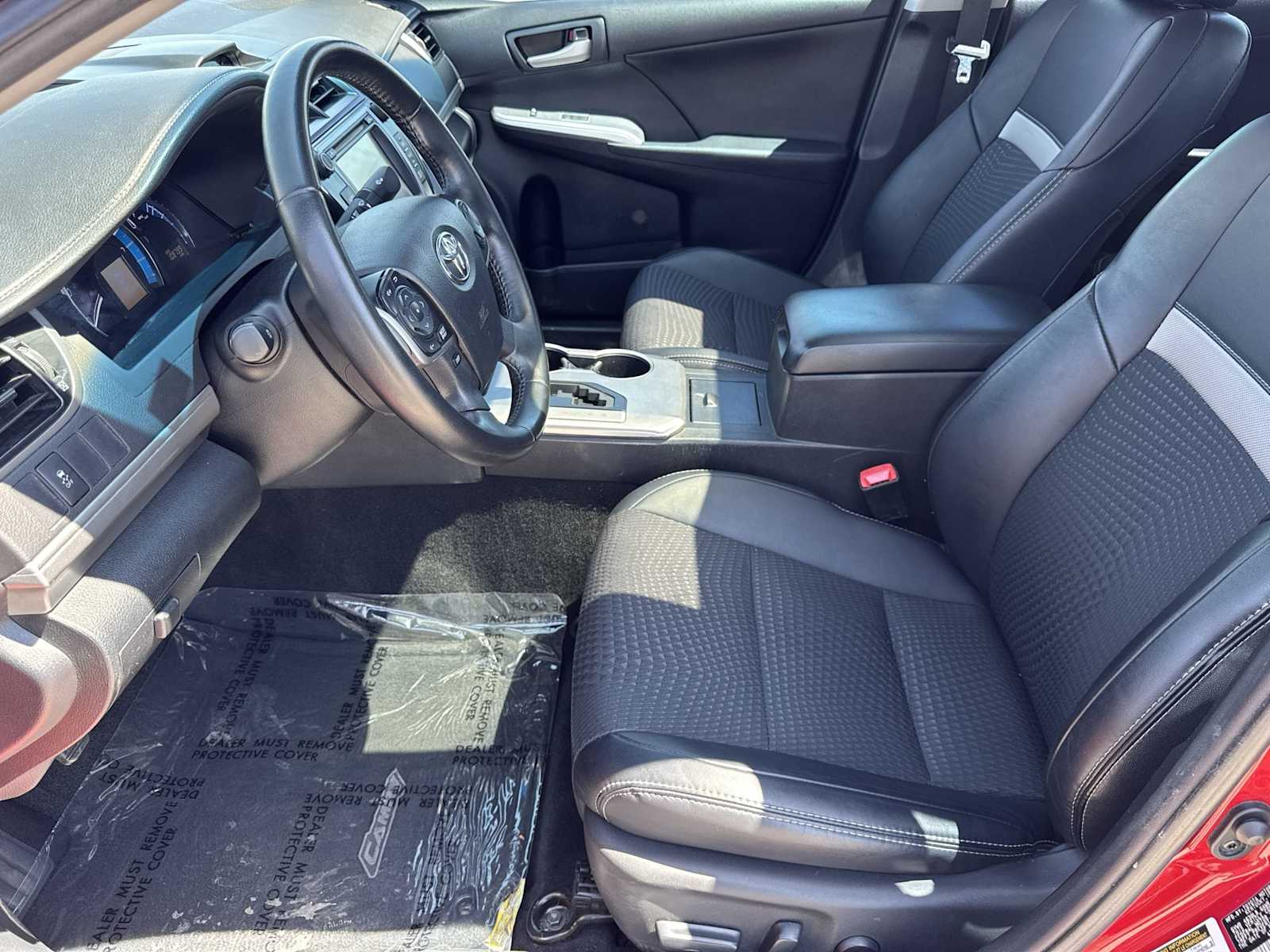 Vehicle image 10 of 28