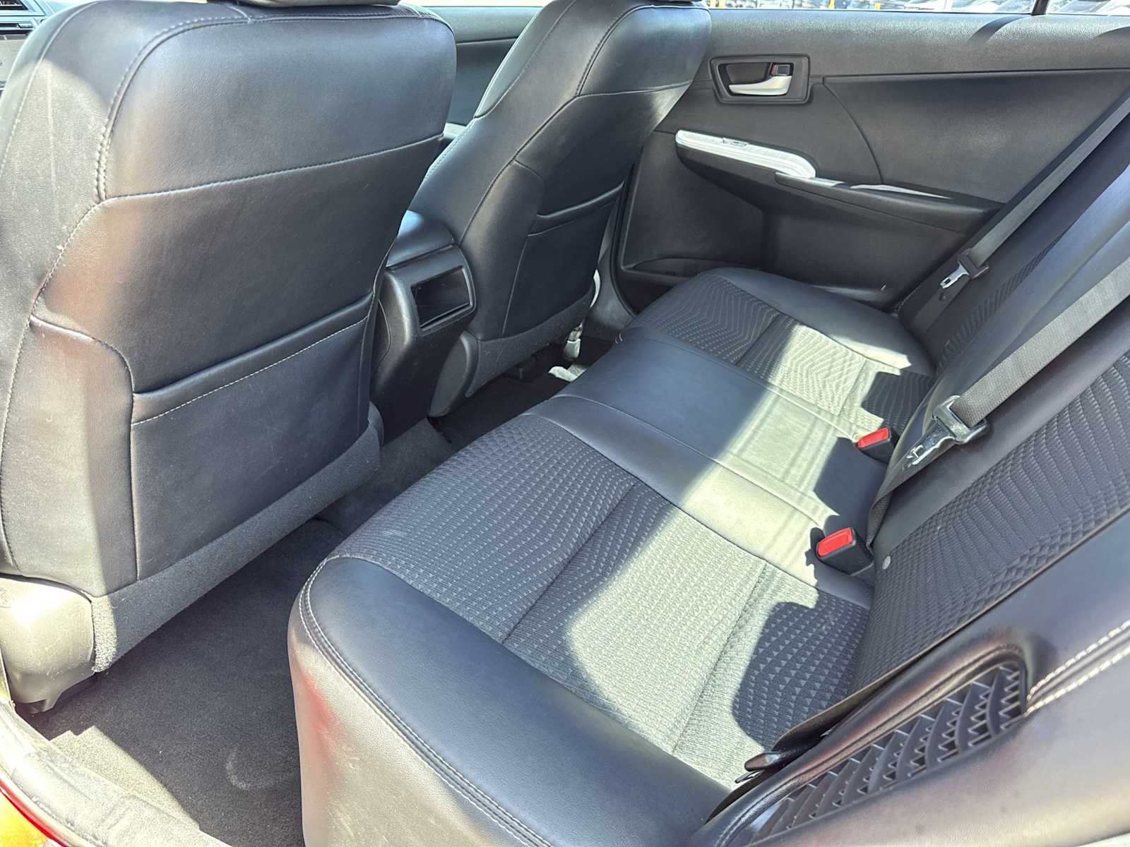 Vehicle image 15 of 28