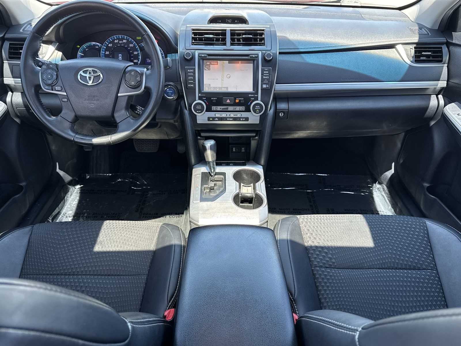 Vehicle image 12 of 28