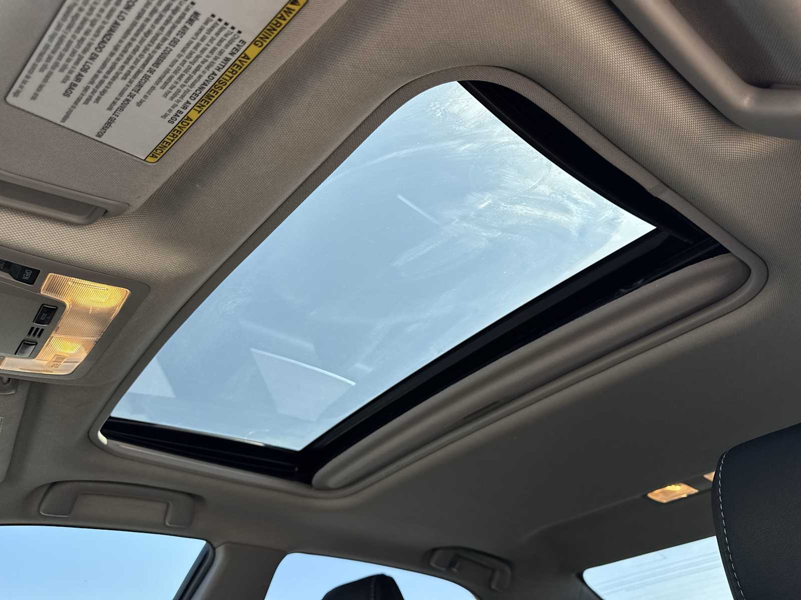 Vehicle image 16 of 28