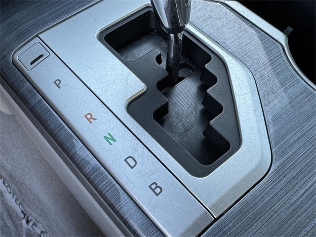 Vehicle image 25 of 36