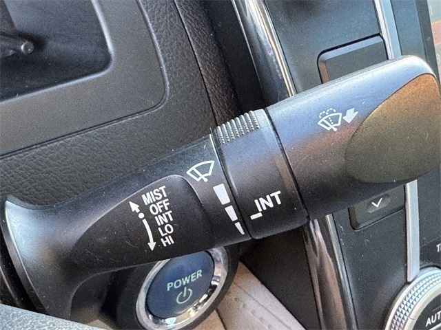 Vehicle image 29 of 36