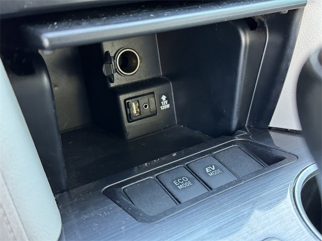 Vehicle image 26 of 36