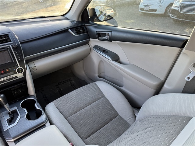 Vehicle image 32 of 36
