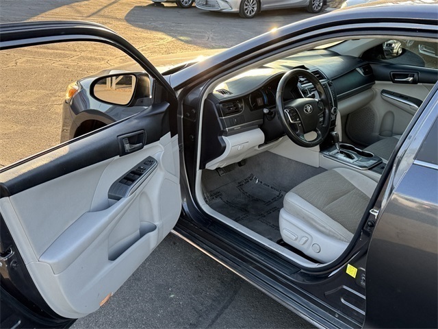 Vehicle image 14 of 36