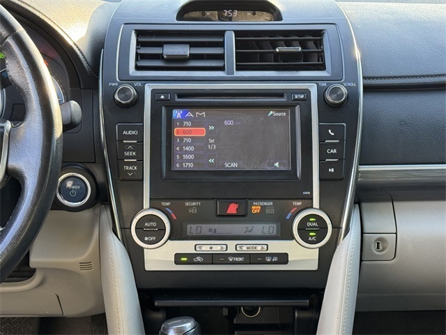 Vehicle image 21 of 36