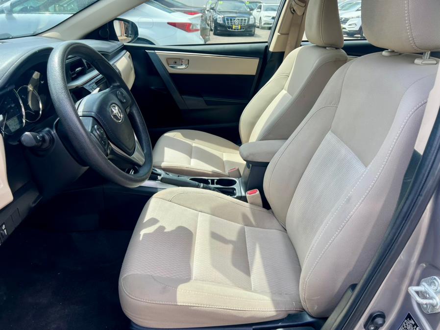 Vehicle image 10 of 14