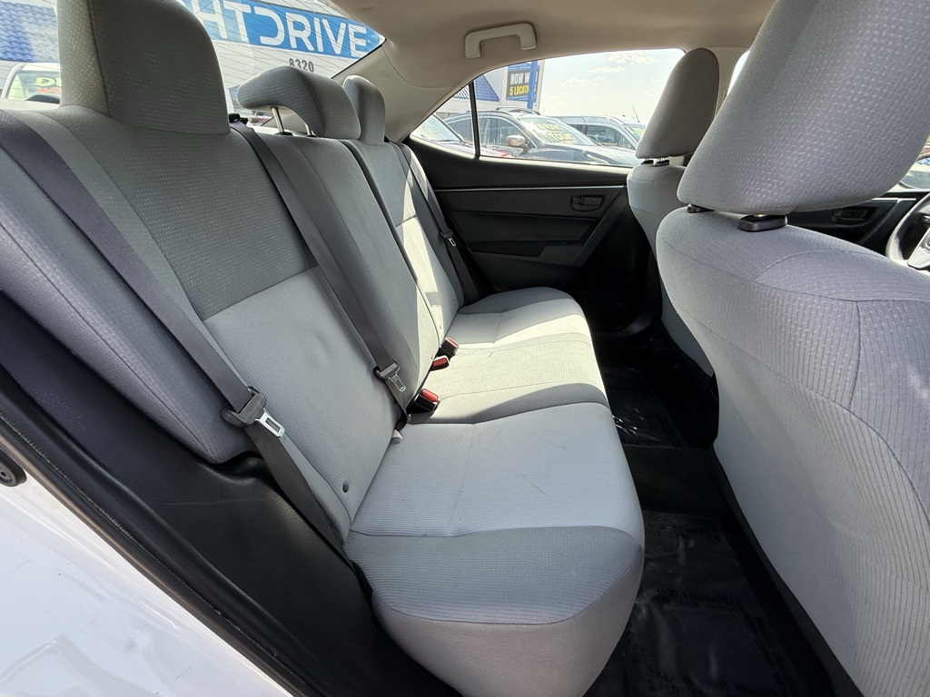 Vehicle image 24 of 34