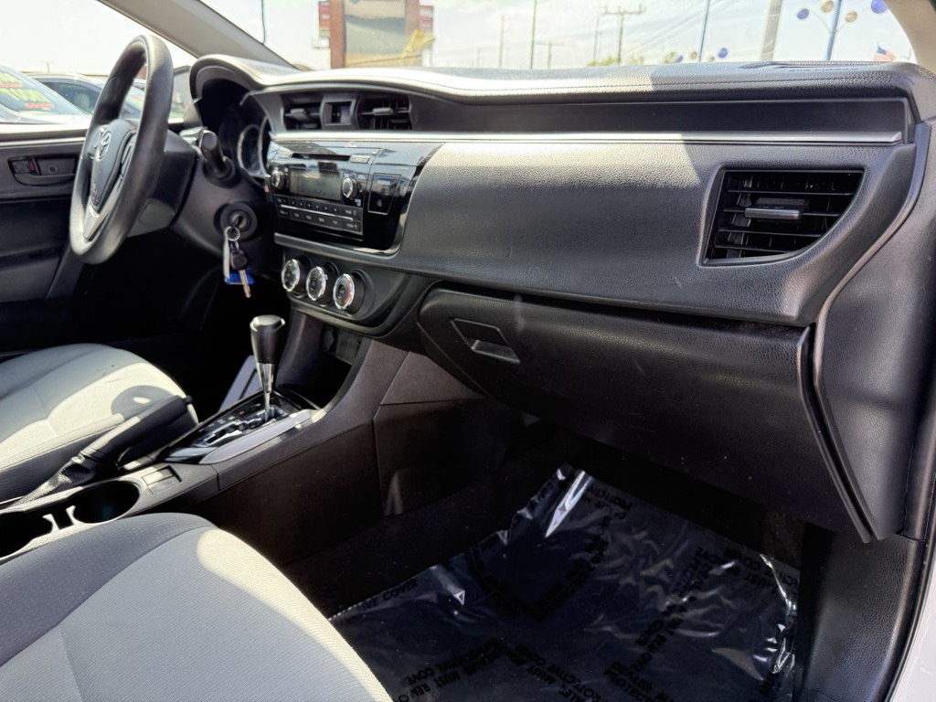 Vehicle image 26 of 34