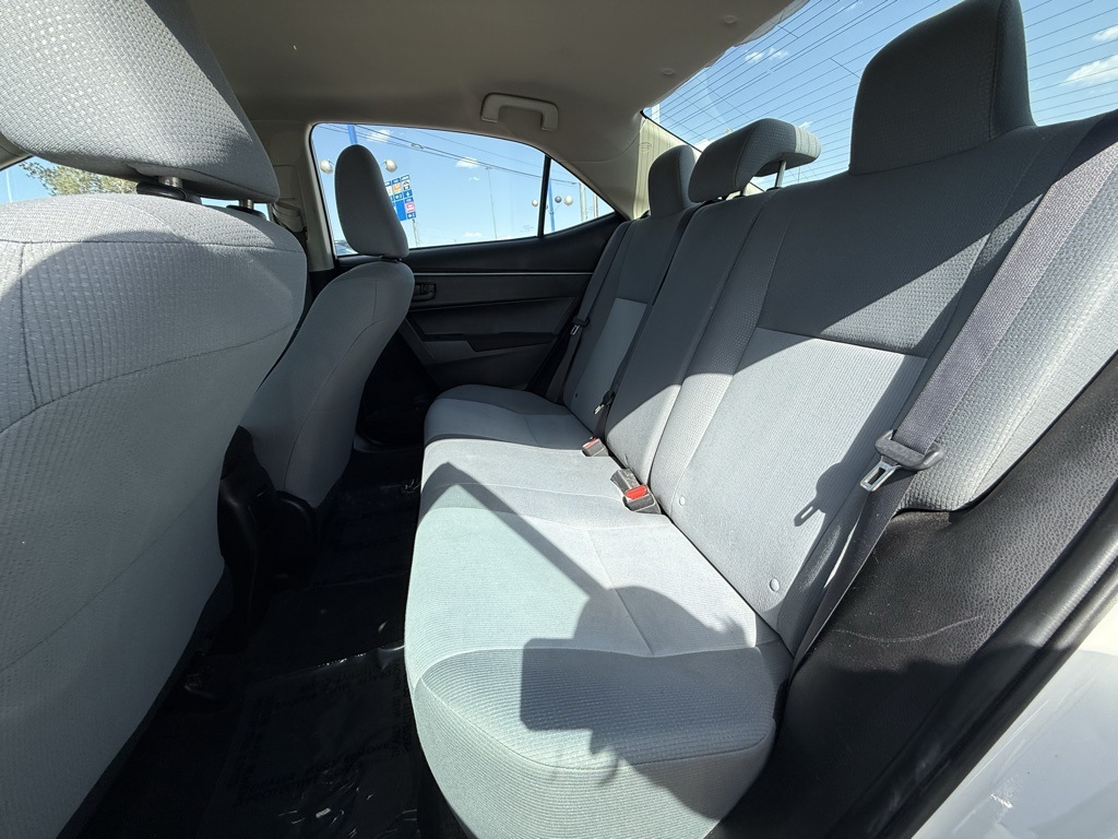 Vehicle image 23 of 34