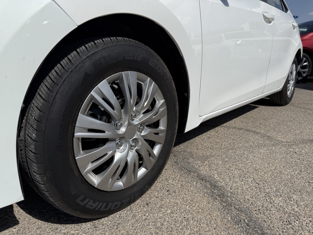 Vehicle image 10 of 34
