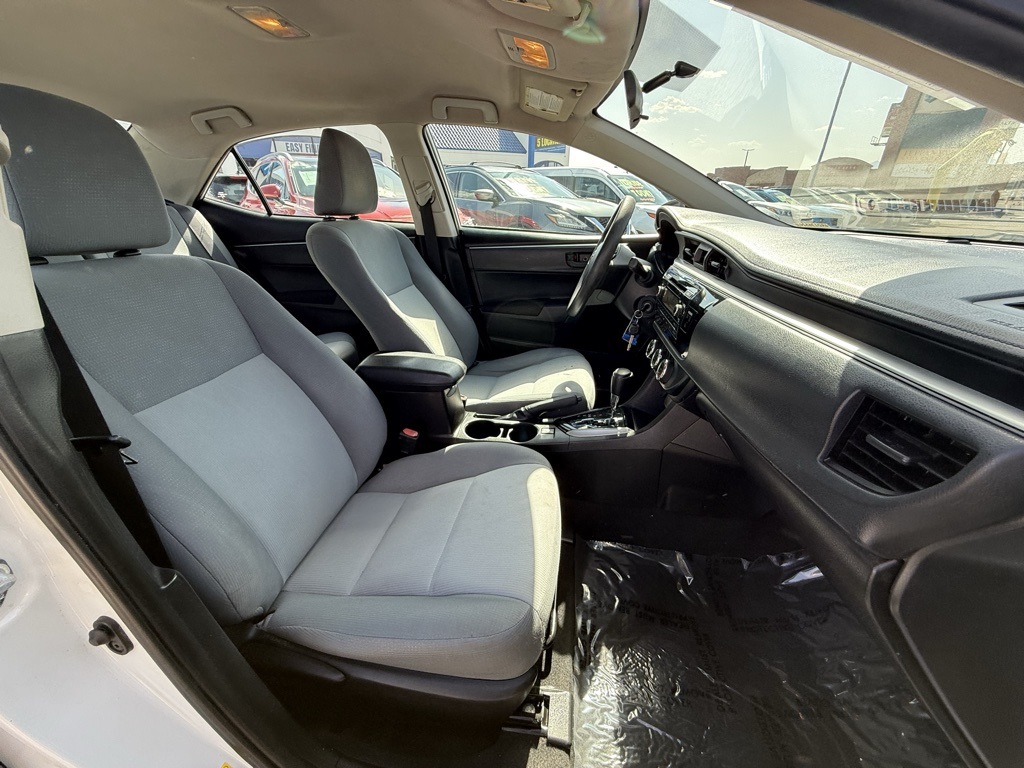 Vehicle image 25 of 34