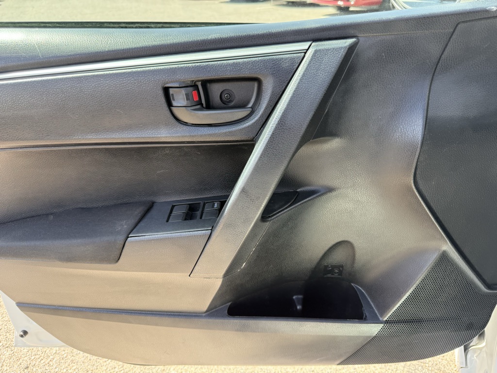 Vehicle image 12 of 34