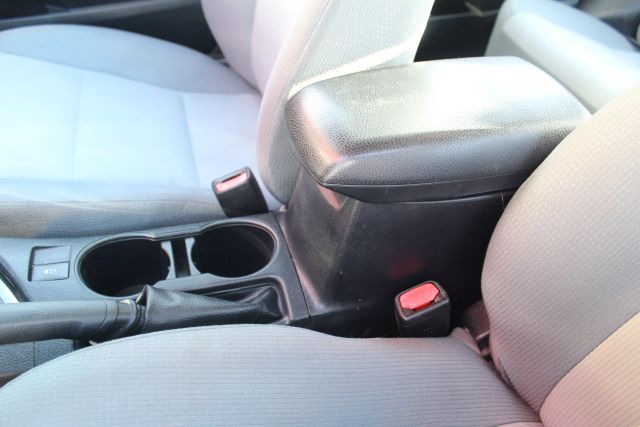 Vehicle image 16 of 19