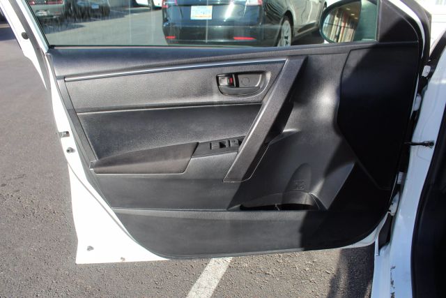 Vehicle image 5 of 19