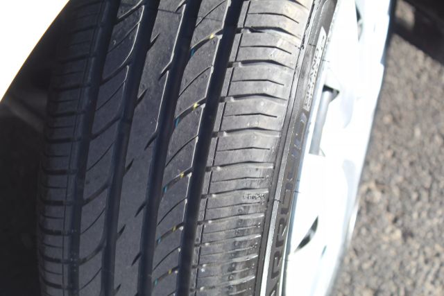 Vehicle image 18 of 19