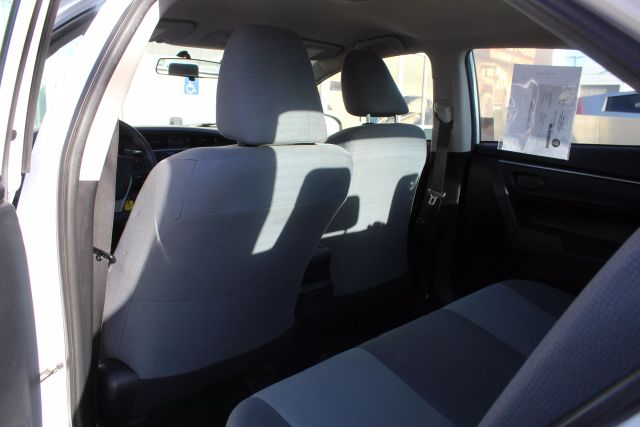 Vehicle image 9 of 19