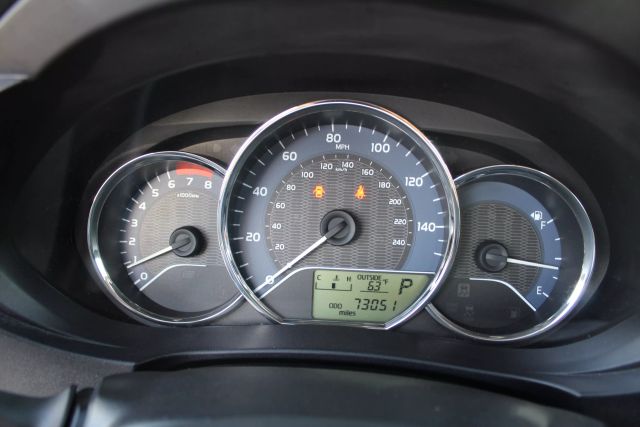 Vehicle image 13 of 19