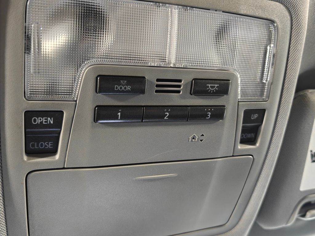 Vehicle image 22 of 66