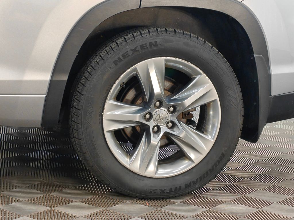 Vehicle image 62 of 66