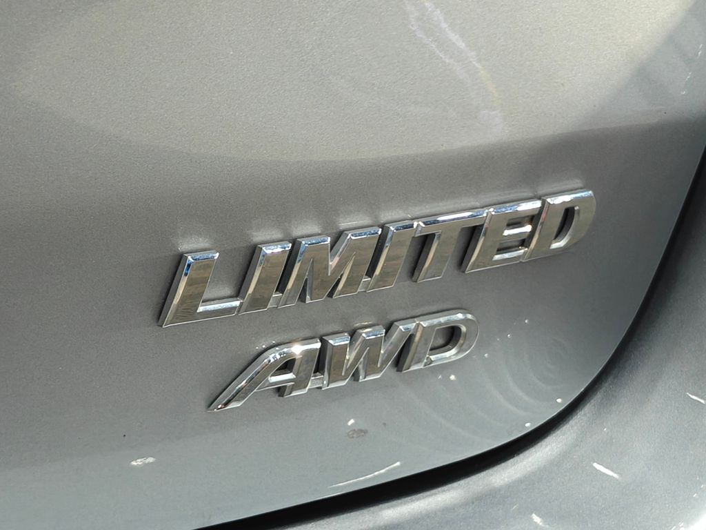 Vehicle image 58 of 66