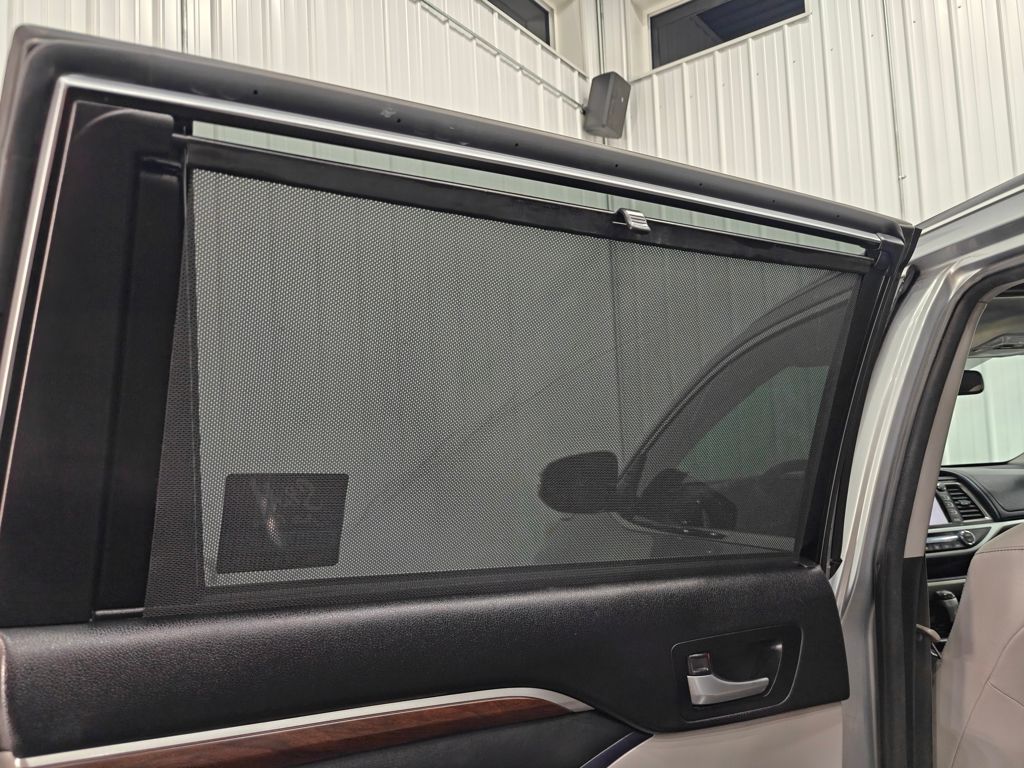 Vehicle image 53 of 66