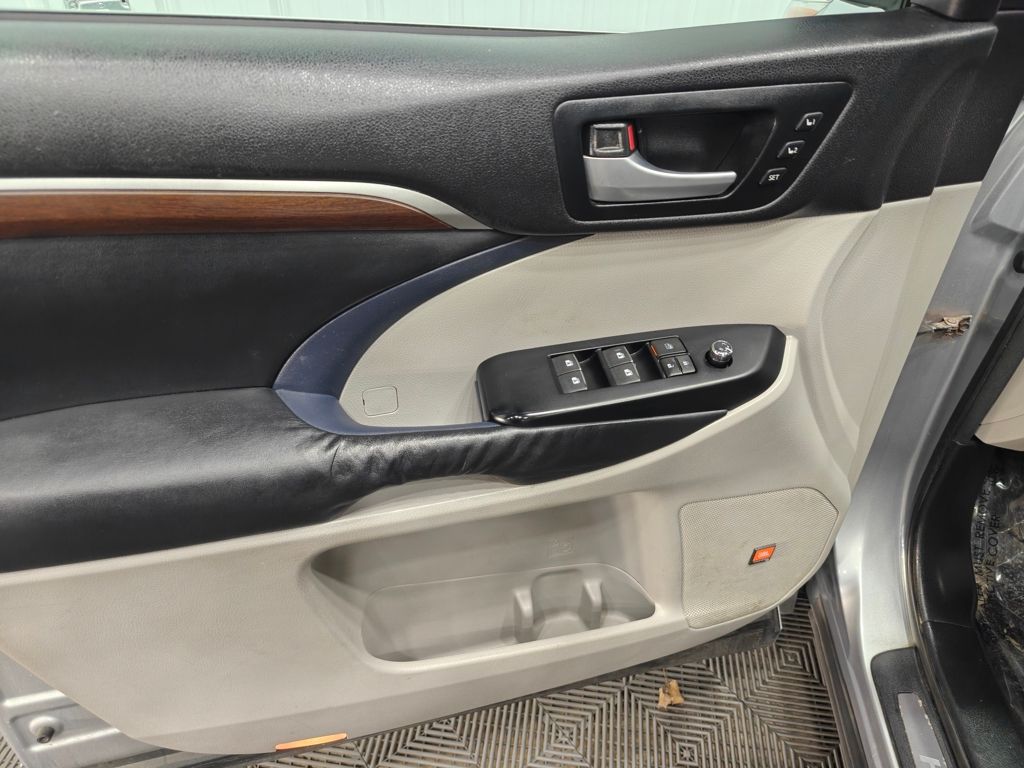 Vehicle image 54 of 66