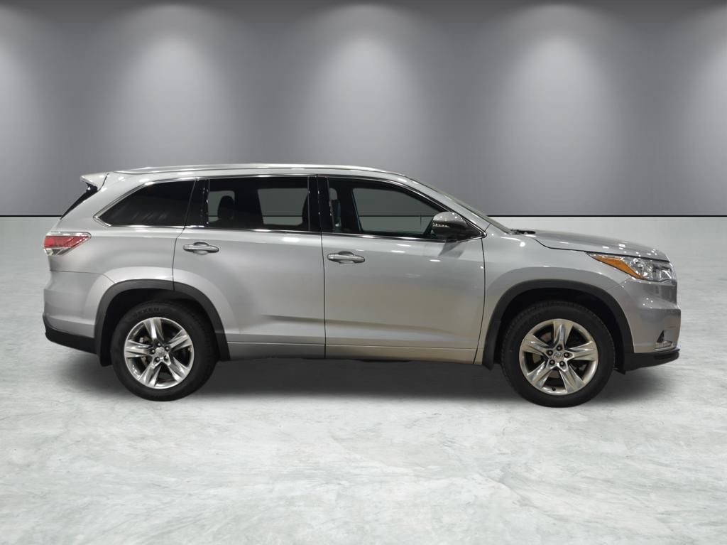 Vehicle image 5 of 66
